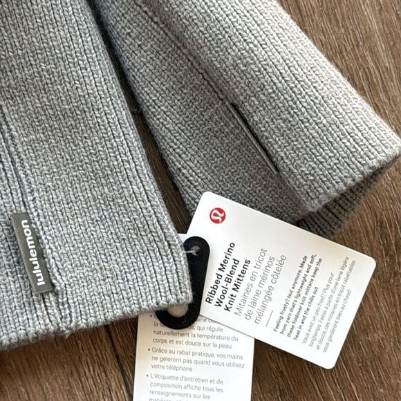 Lululemon Ribbed Merino Wool-Blend Knit Mittens Heathered Gull Grey NWT M/L - Picture 6 of 6